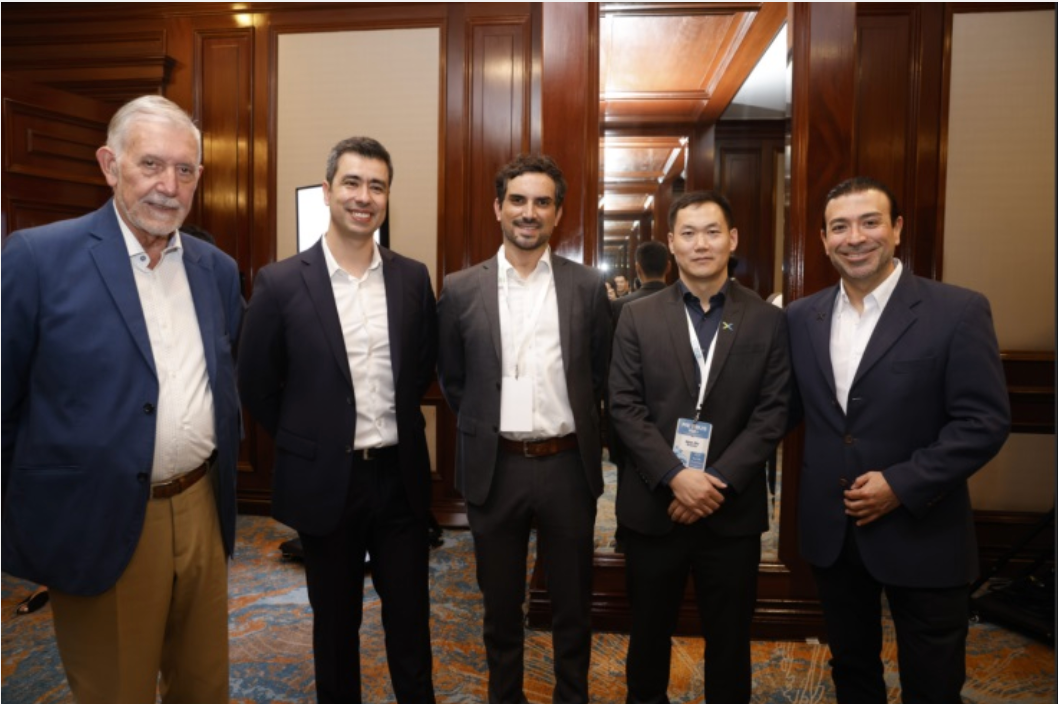 Senior Executives from Streamax and Metbus at the meeting venue